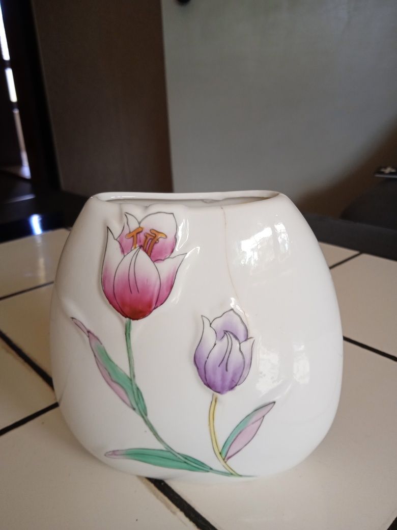 Ceramiczny zestaw w tulipany