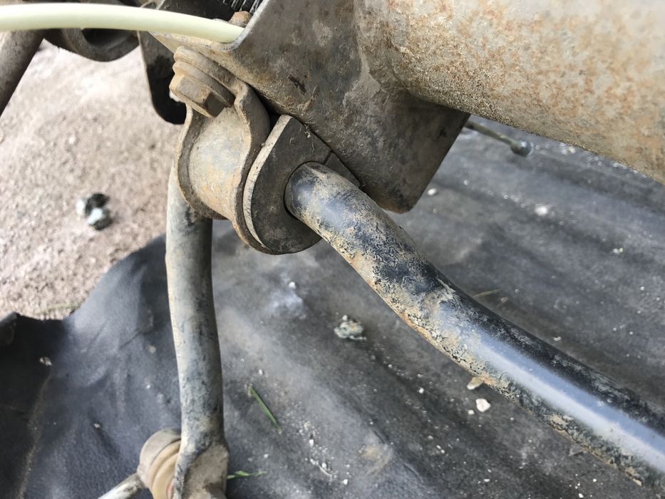 Балка задня VW Caddy  .