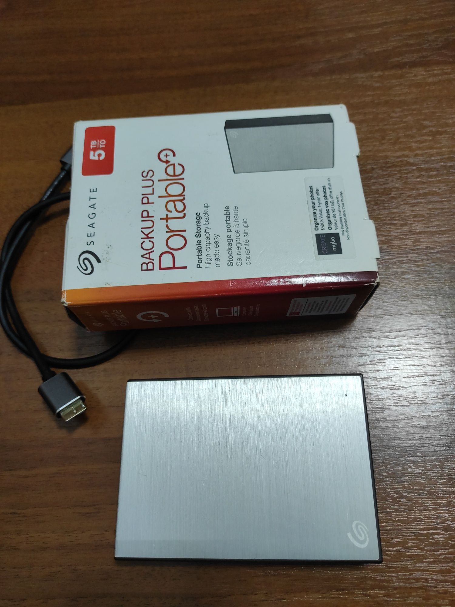 Жорсткий диск Seagate Backup Plus 5 TB Silver STHP5000401 hdd 2.5