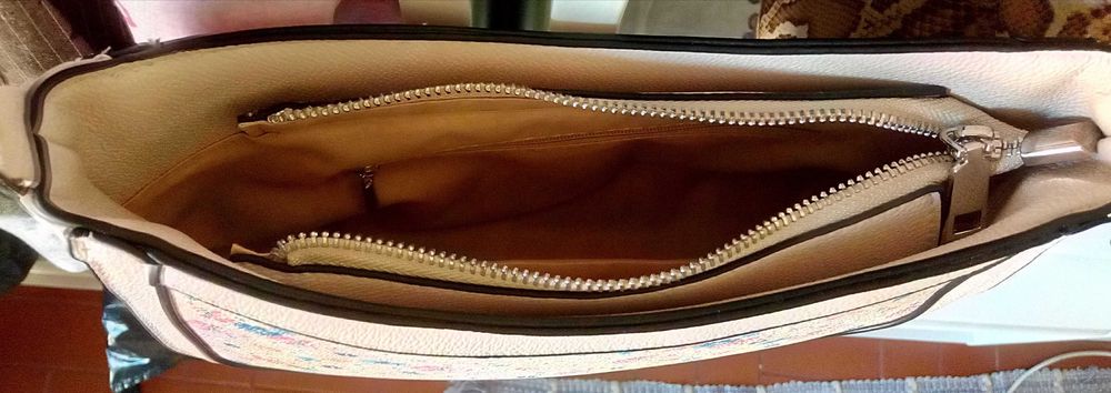 Carteira Nova com flores