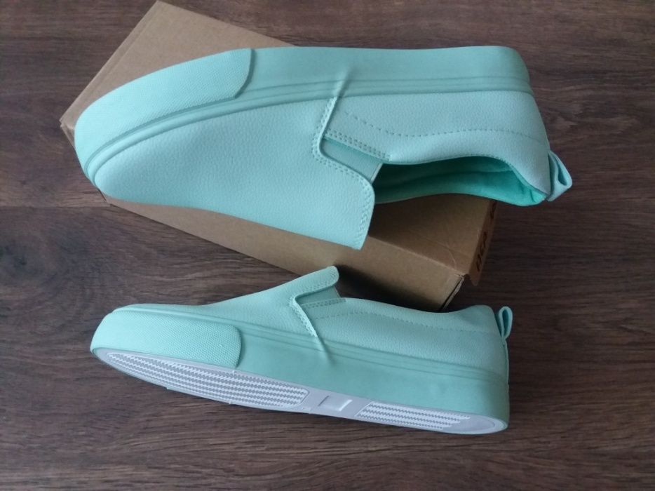 Buty miętowe slip on rozmiar 40 długość wkładki 24 cm