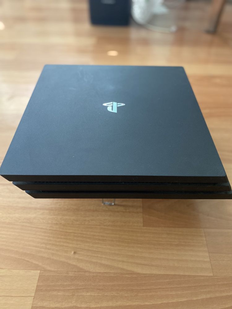 Sony Playstation 4 Pro 1 TB Б.У.