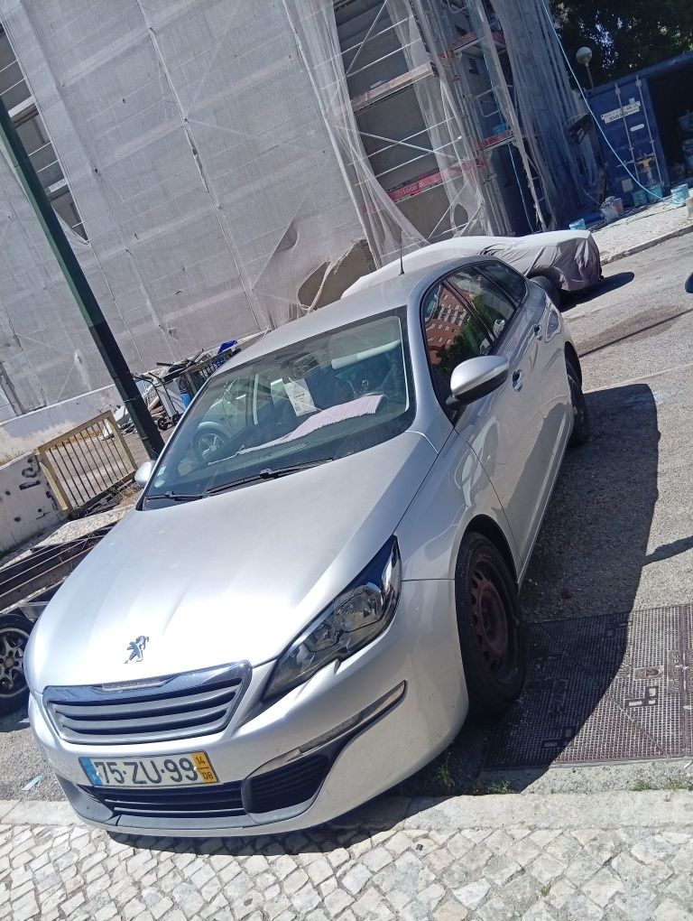 Automóvel vendo carrinha