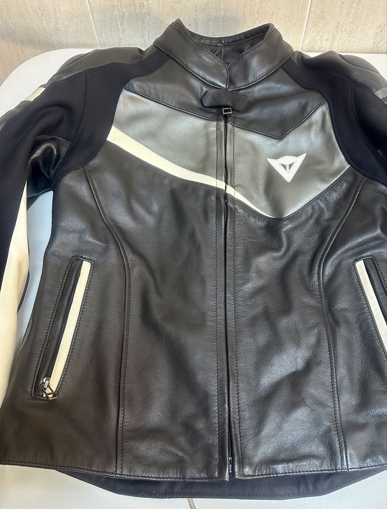 Blusao Dainese em Pele (Senhora)