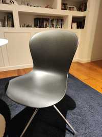 Cadeira(s) nova BO Concept com função giratória