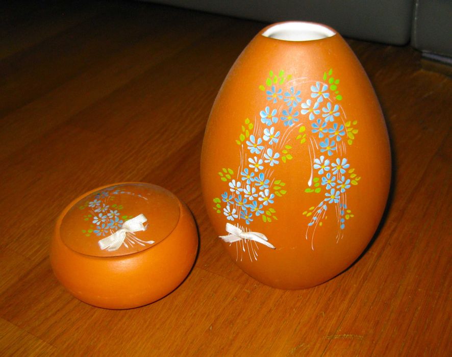 Jarra e Caixa Artesanal feitas e pintadas a mão