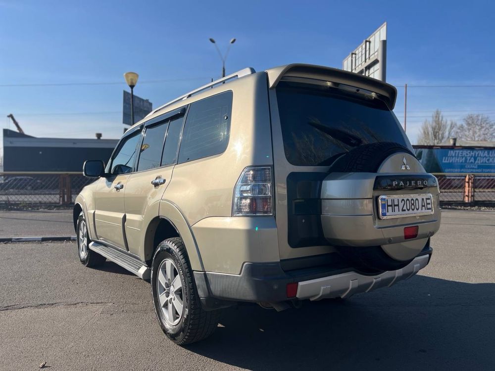 Mitsubishi Pajero 4