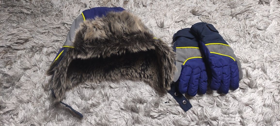 Czapka rękawiczki zimowe zestaw  dla chłopca ciepłe futro 3 - 6 lat