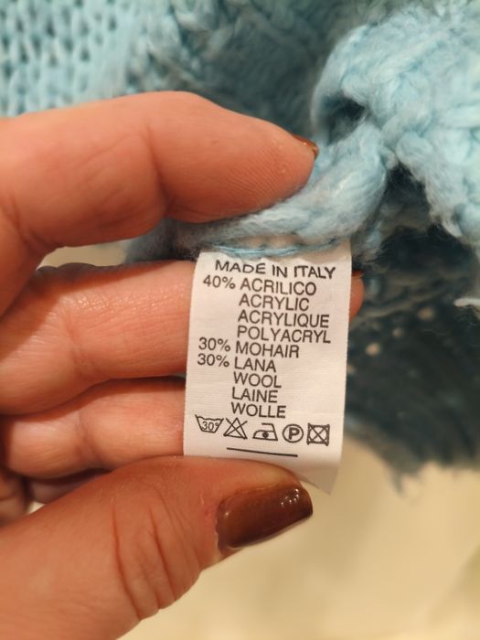 Ciepły sweterek w szpic rozmiar oversize