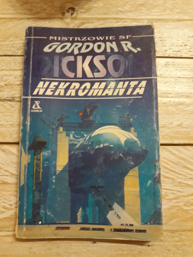 Nekromanta. Gordon Dickson