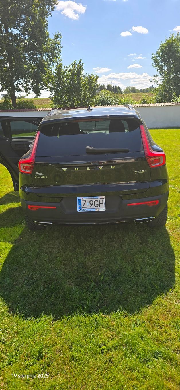 Volvo XC 40 VOLVO XC40 T5 AWD R-Design