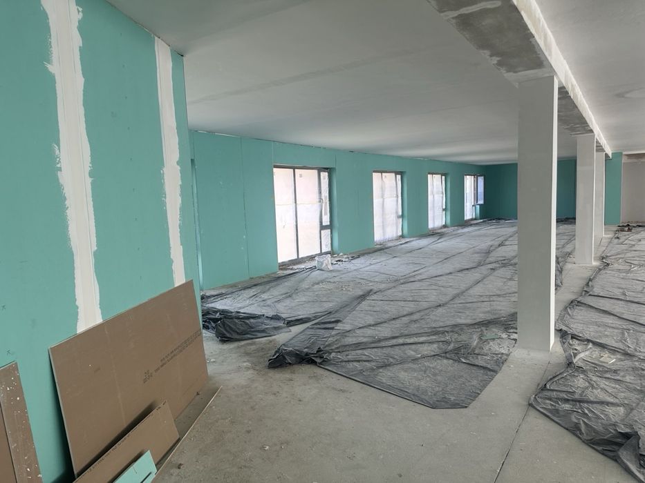 Продаж комерційного приміщення центр 2150 кв.м