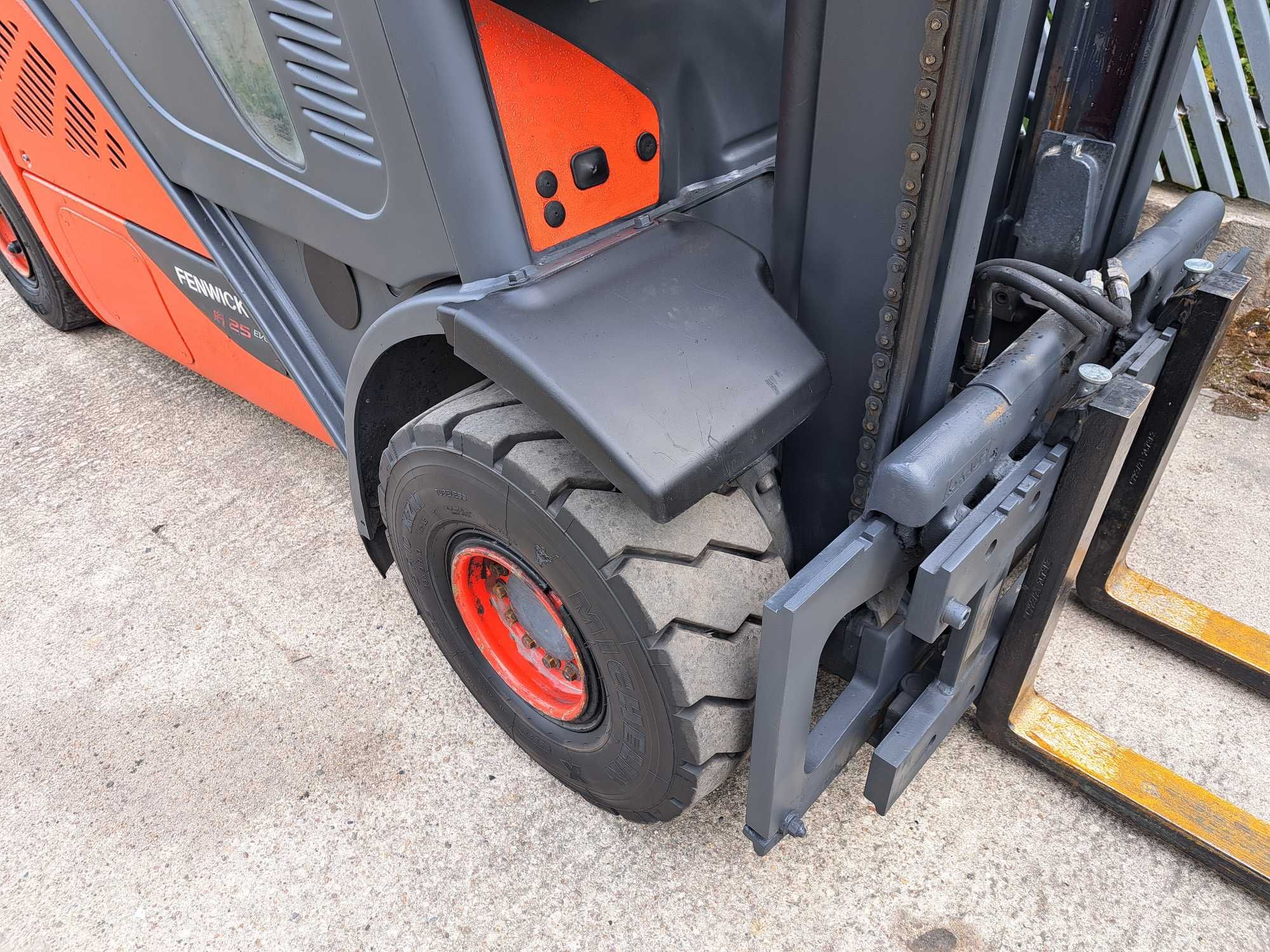Linde H 25 Wózek widłowy Standard 405cm.  Kabina 2018r.