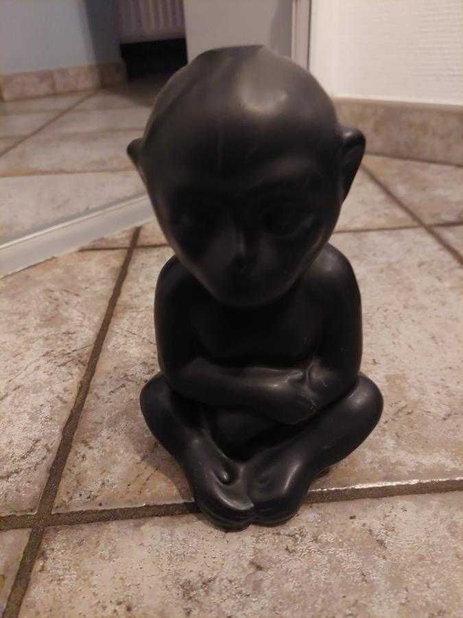 Figurka ceramiczna małpa czarna 19cm