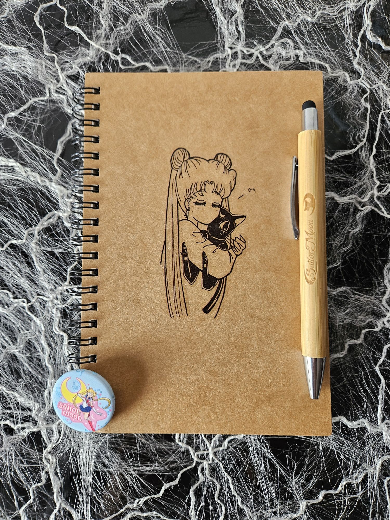 Sailor moon - Caderno com caneta bambu gravada a laser - ÚNICO