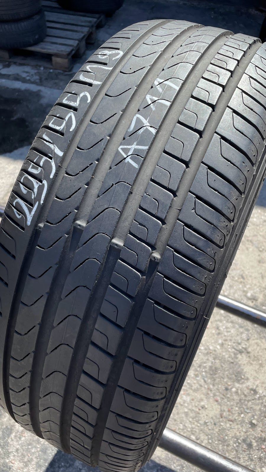 235/55/19 Pirelli Scorpion Verde VOL 105V