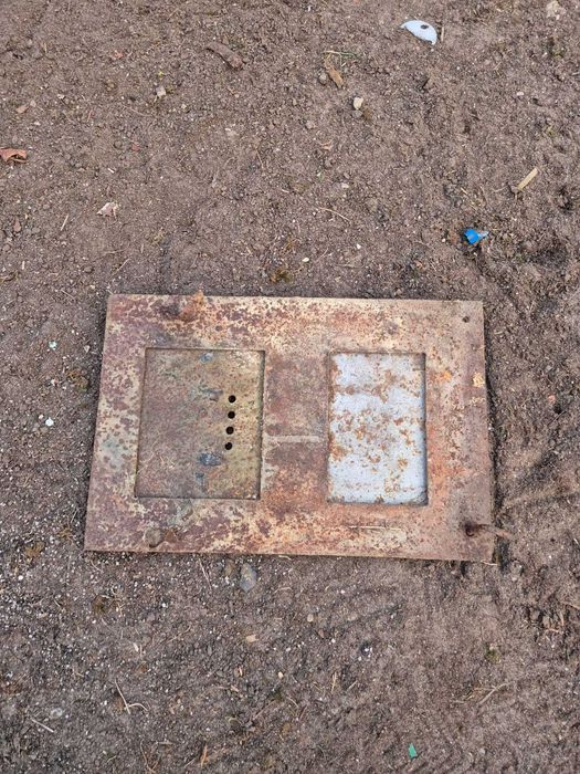 Stare solidne drzwiczki żeliwne od pieca