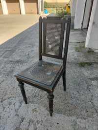 Stare krzesło z końca XIX w
