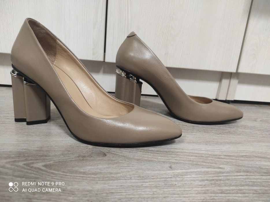 Шкіряні туфлі Estro 36р