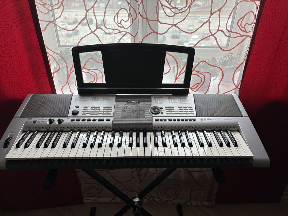 Синтезатор Yamaha psr E403