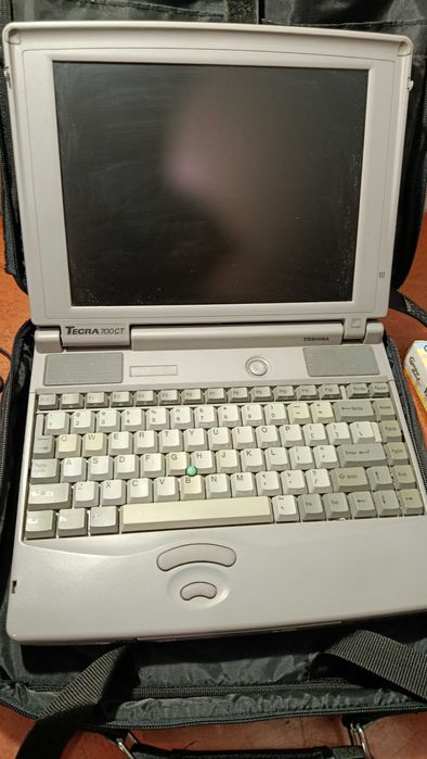 Toshiba 700CT pancerny laptop sprzed lat