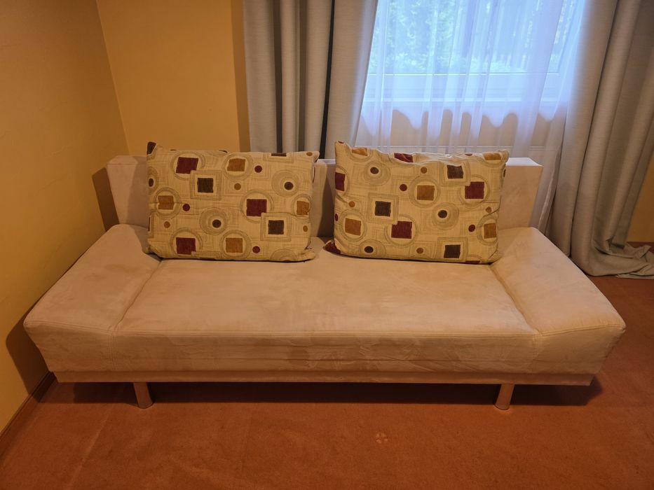 Beżowa sofa / kanapa rozkładana