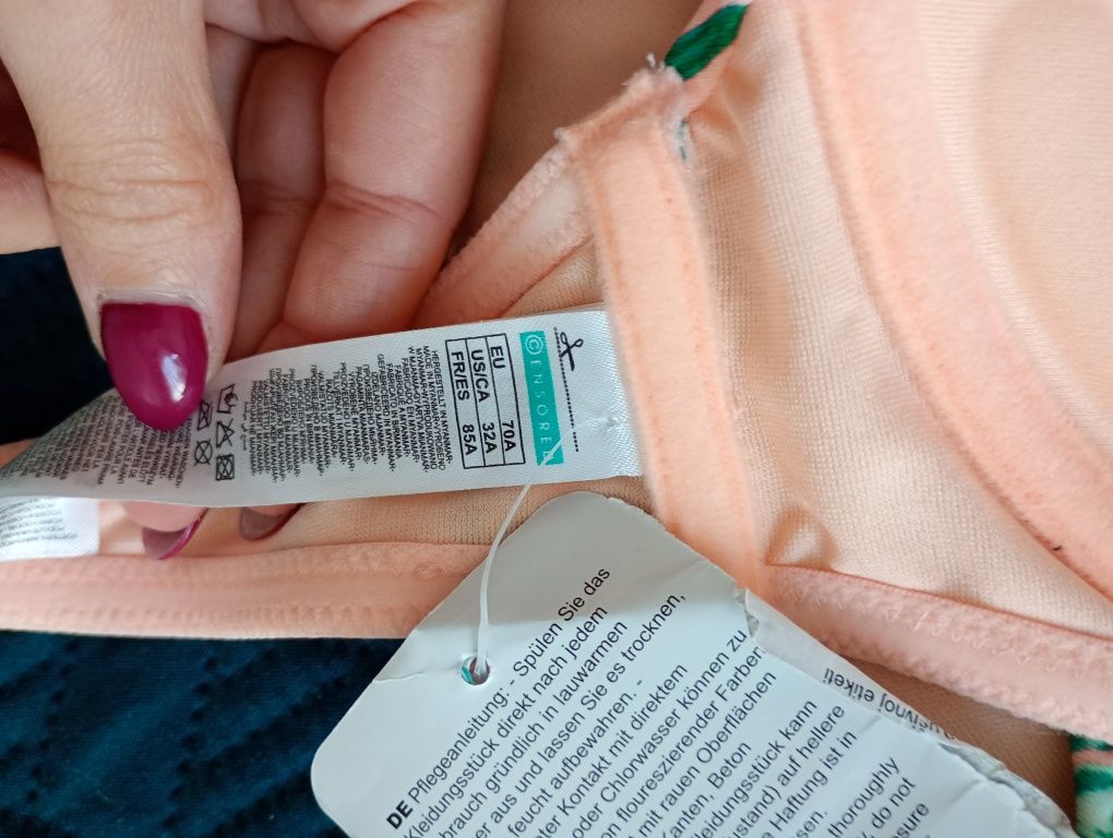 Nowy strój Censored push up 70A XS