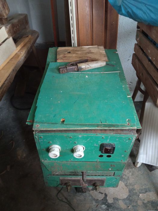 Wózek  kompletna Skrzynka na kołach na Spawarka Elektryczna