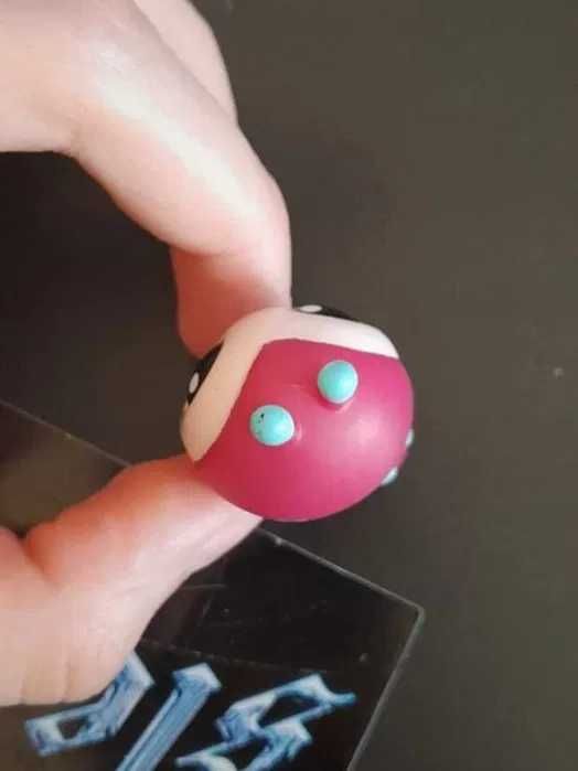 figurka lps biedronka z turkusowymi kropkami
