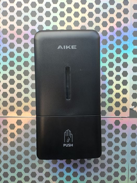 Dozownik na mydło na ścianę