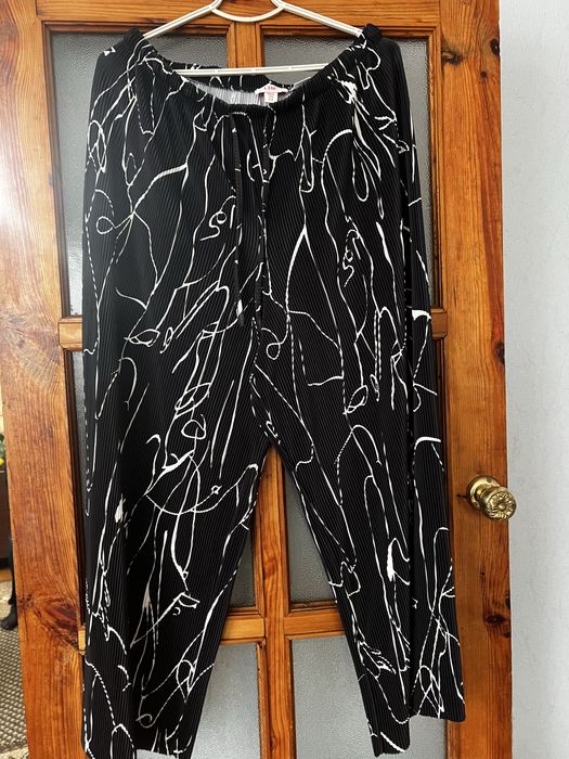 Жіночі літні брюки гофре 56 розміру