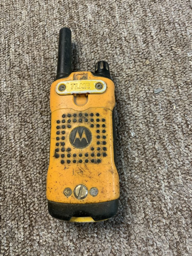 Рація Motorola t80