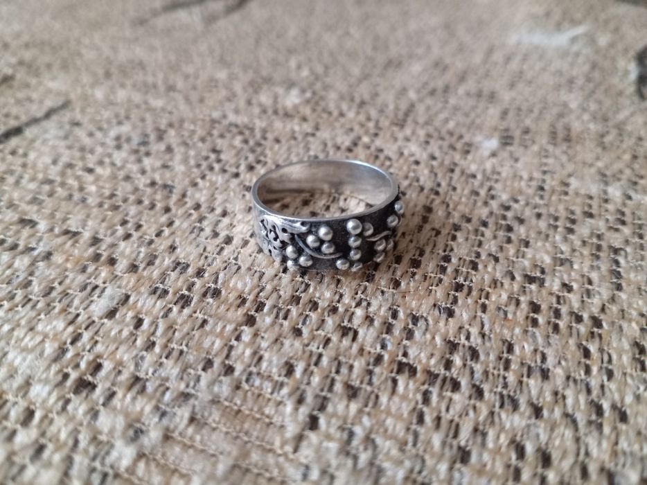 Srebrny pierścionek Warmet 3 winogrona