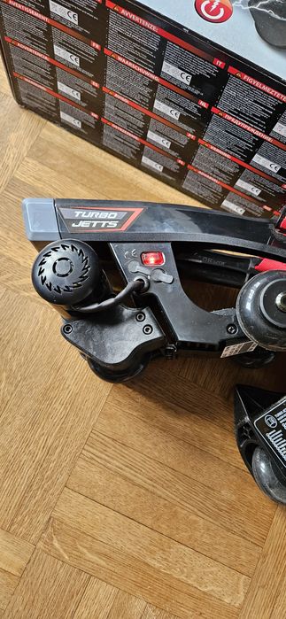 Razor wrotki elektryczne turbo jetts