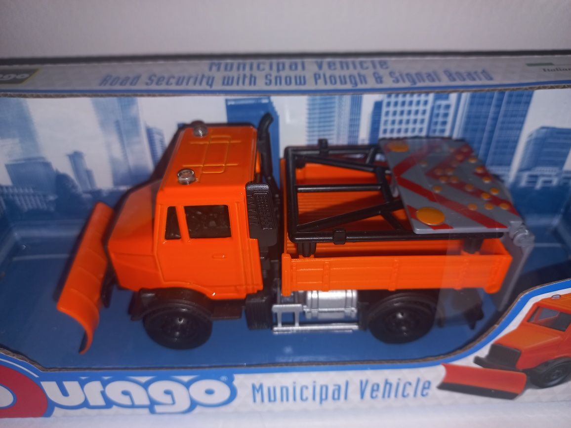 Bburago zabawka, pług śnieżny, skala 1:43