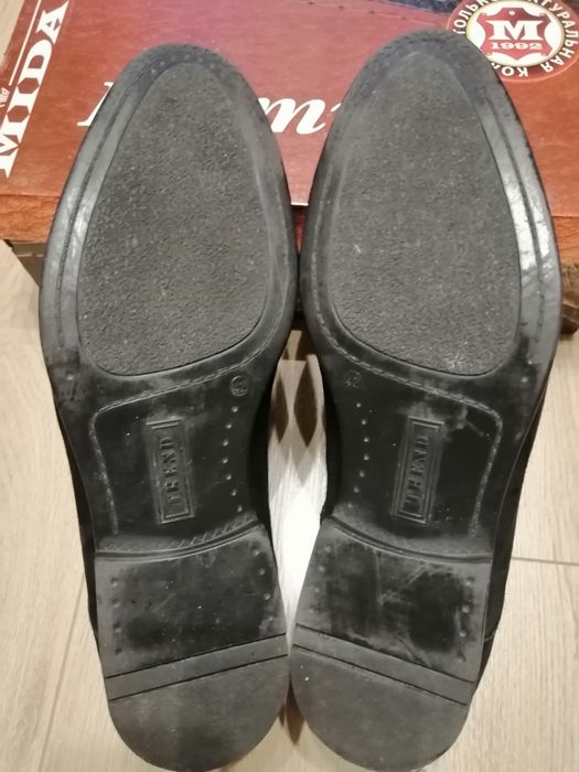 Продам замшеві туфлі  "MIDA"