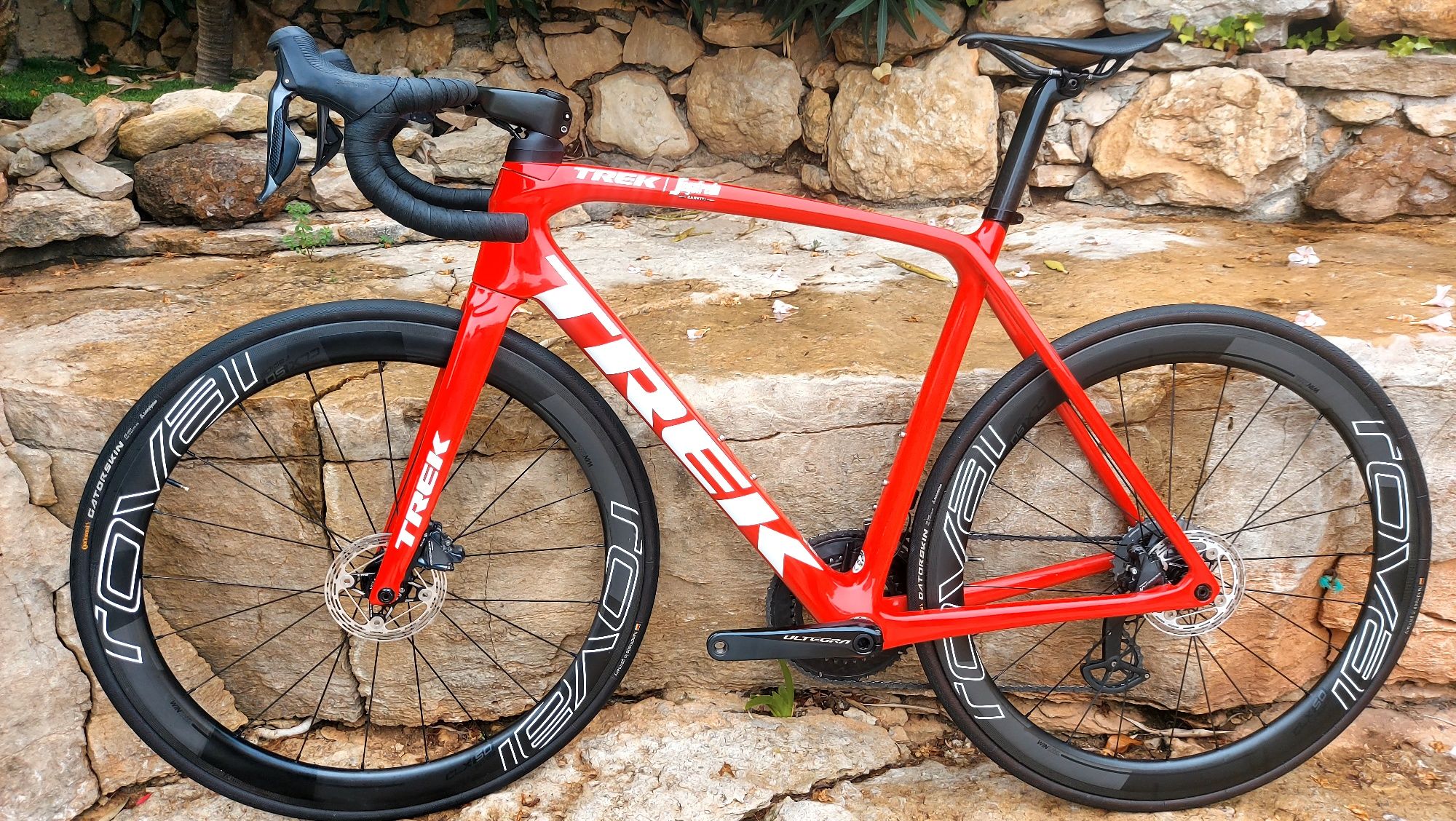 TREK Emonda SLR T56 Edição especial Segafredo