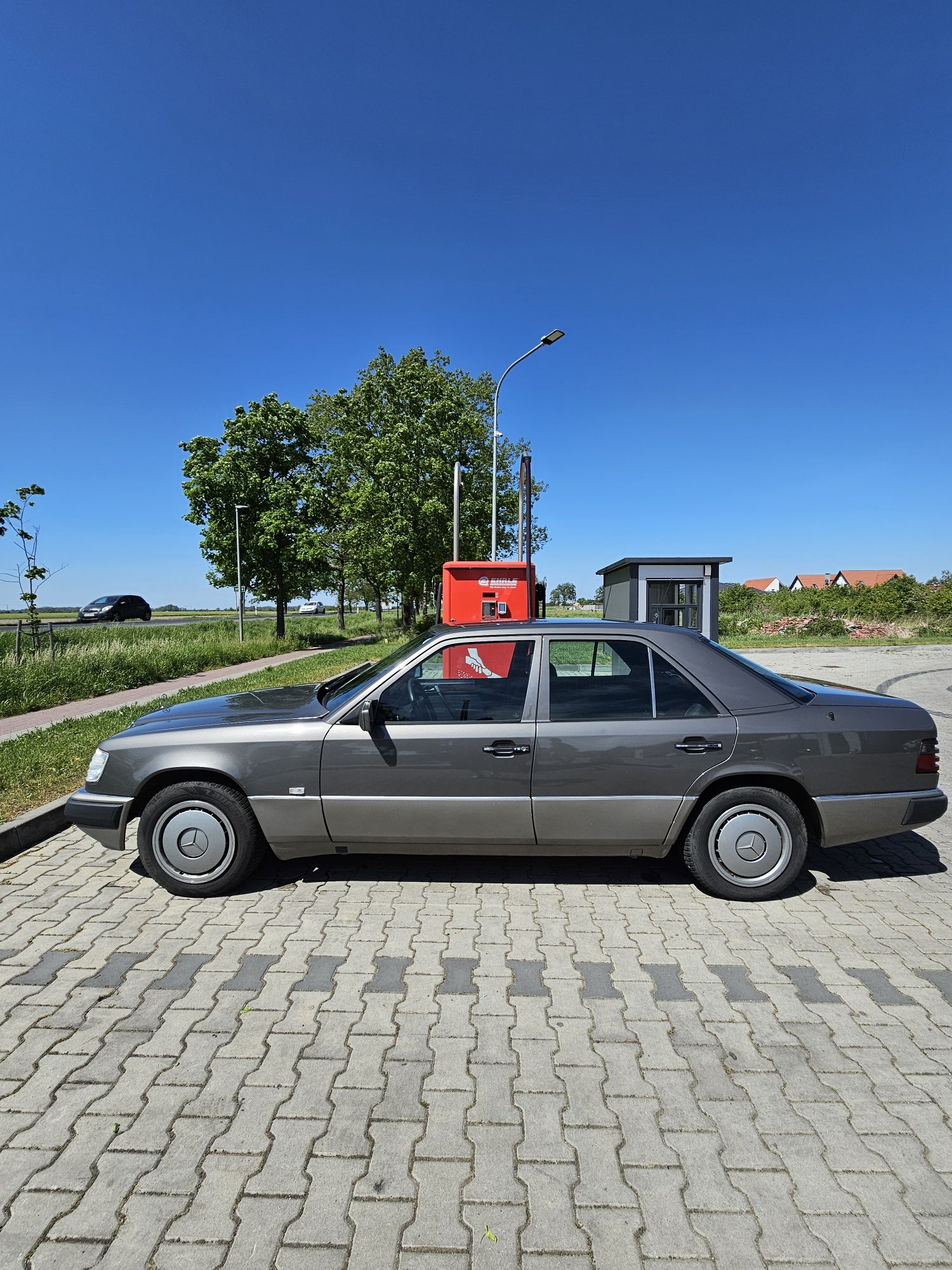 Mercedes W124 2.0 benzyna + lpg