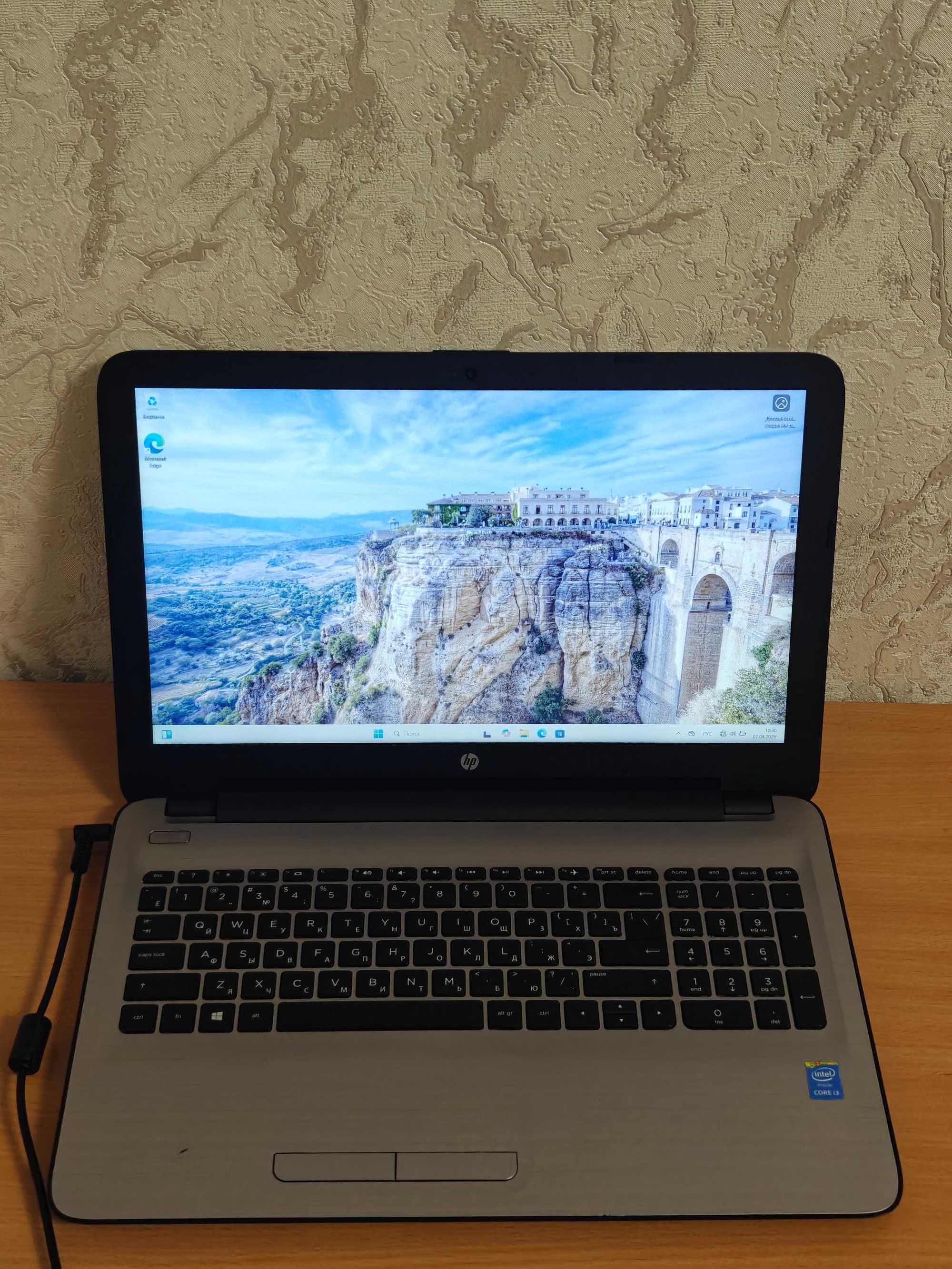 HP 250 G5 Z2X91ES (Intel Core i3-5005U, 4 RAM, 256 SSD)