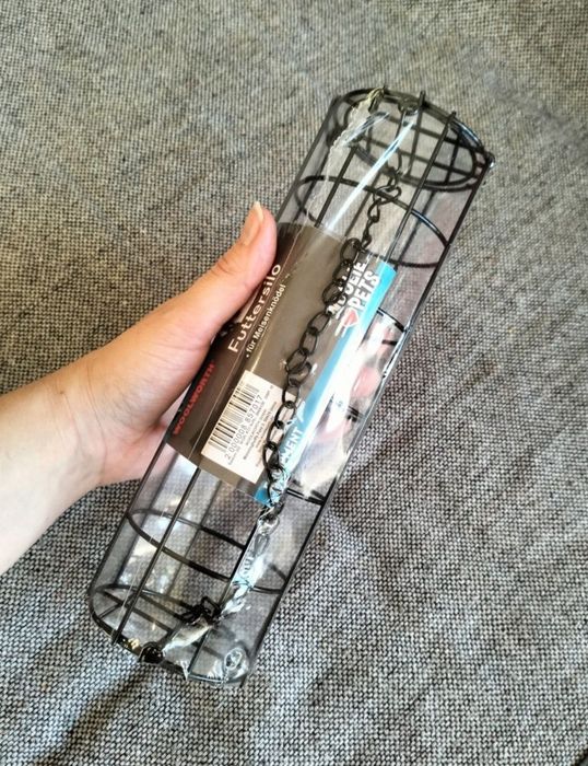 Karmnik dla ptaków wiewiórek gryzoni koszyk metalowy na orzechy