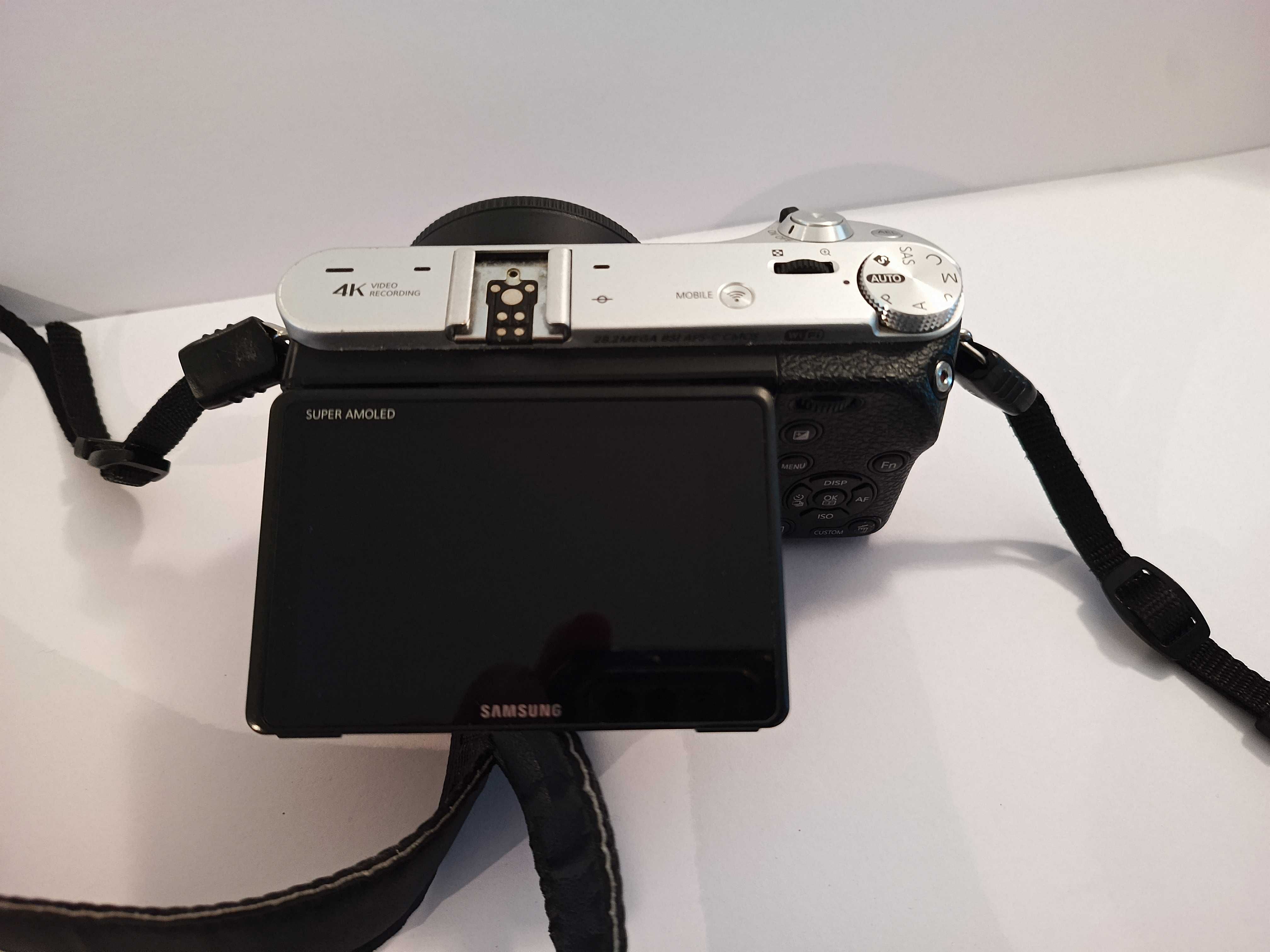 Aparat fotograficzny Samsung NX 500 + 3 obiektywy + akcesoria