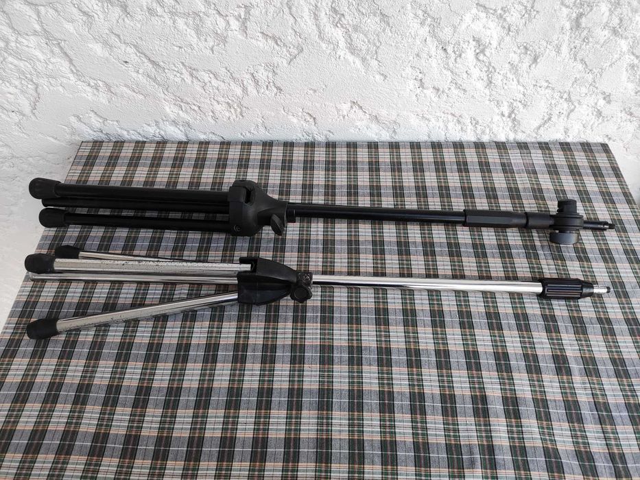 2 Tripés para Microfone (P / Peças)