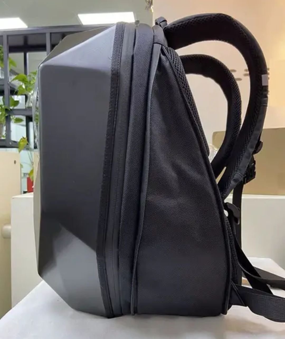 Рюкзак LED/Smart-рюкзак, з анімованими-очима, чорний