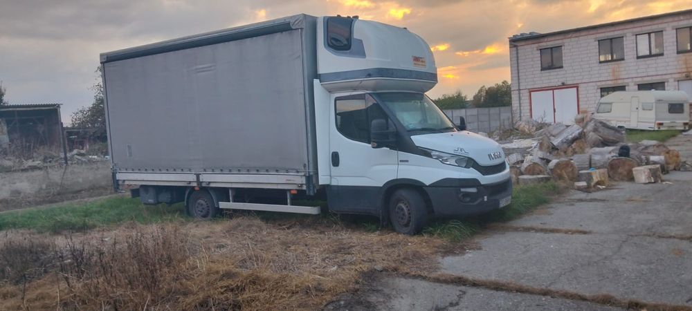 Samochód dostawczy Iveco 2016