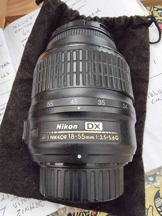Nikon D5200 com vários acessórios