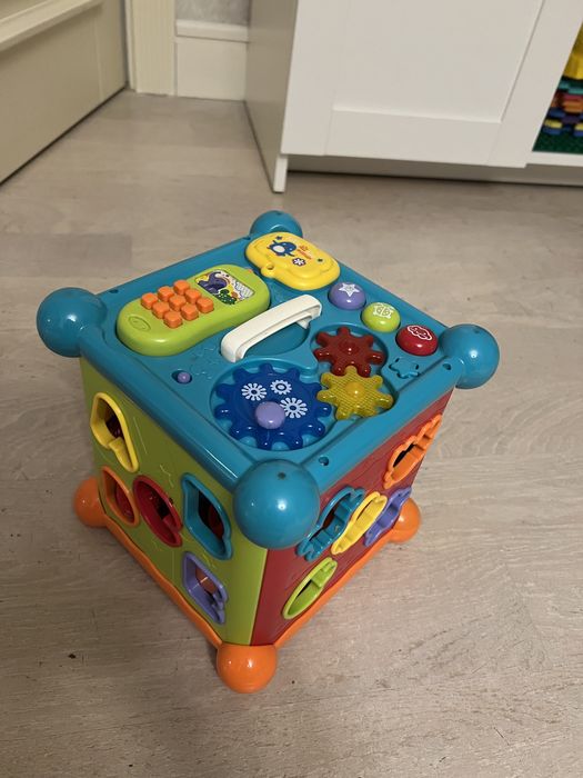 Бізі куб для розвитку.