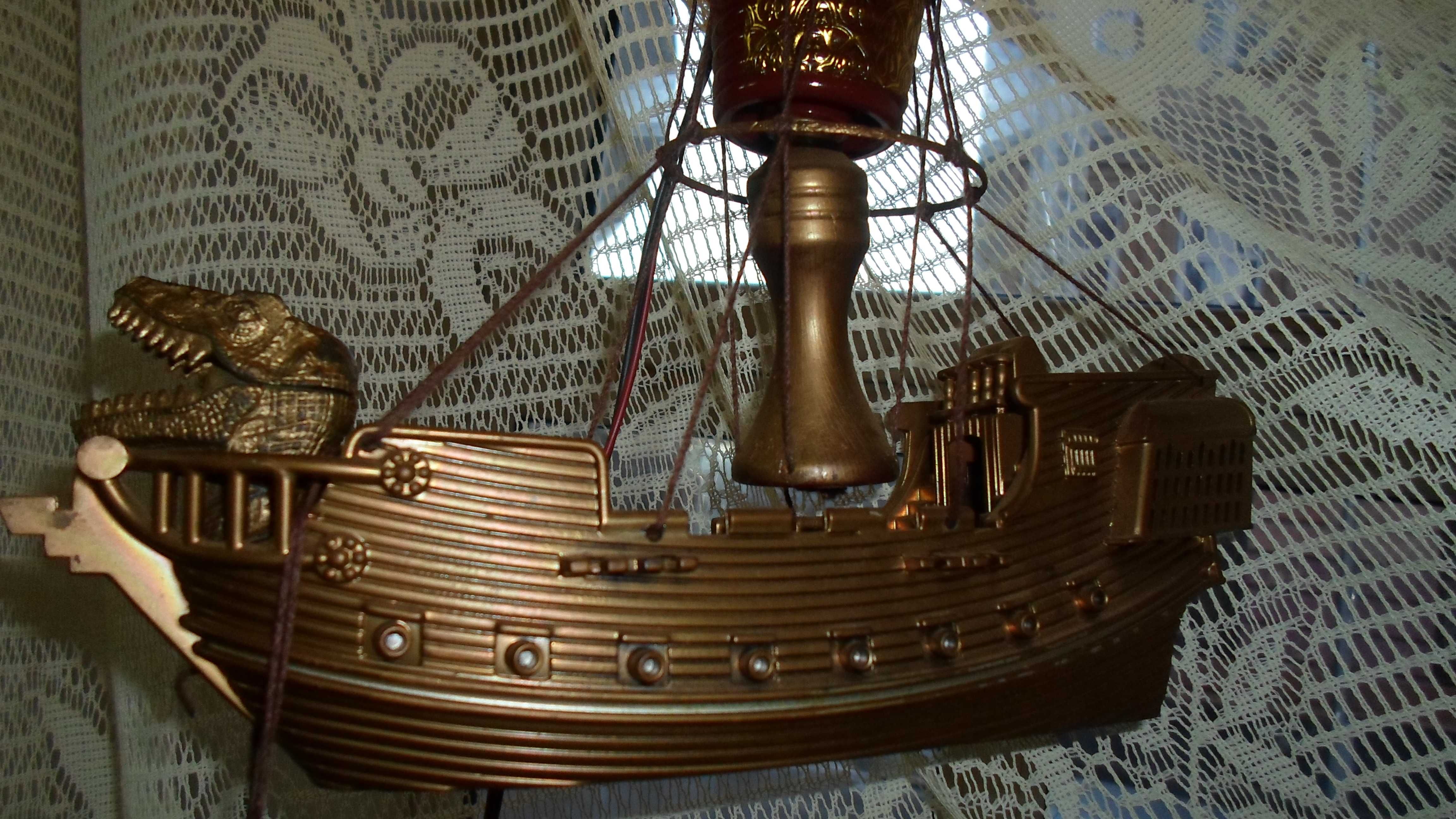 Модель шар корабль
