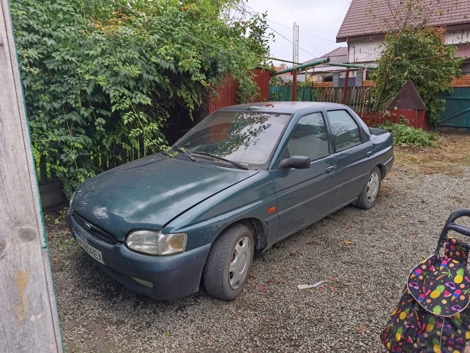 Продам форд ескорд 1998 р.