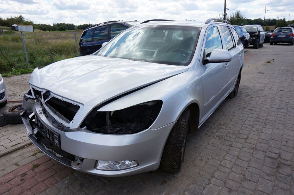 KOMPRESOR KLIMATYZACJI SPRĘŻARKA OCTAVIA II LIFT 2.0 TDI 5K0820803C SKODA 2008-2013