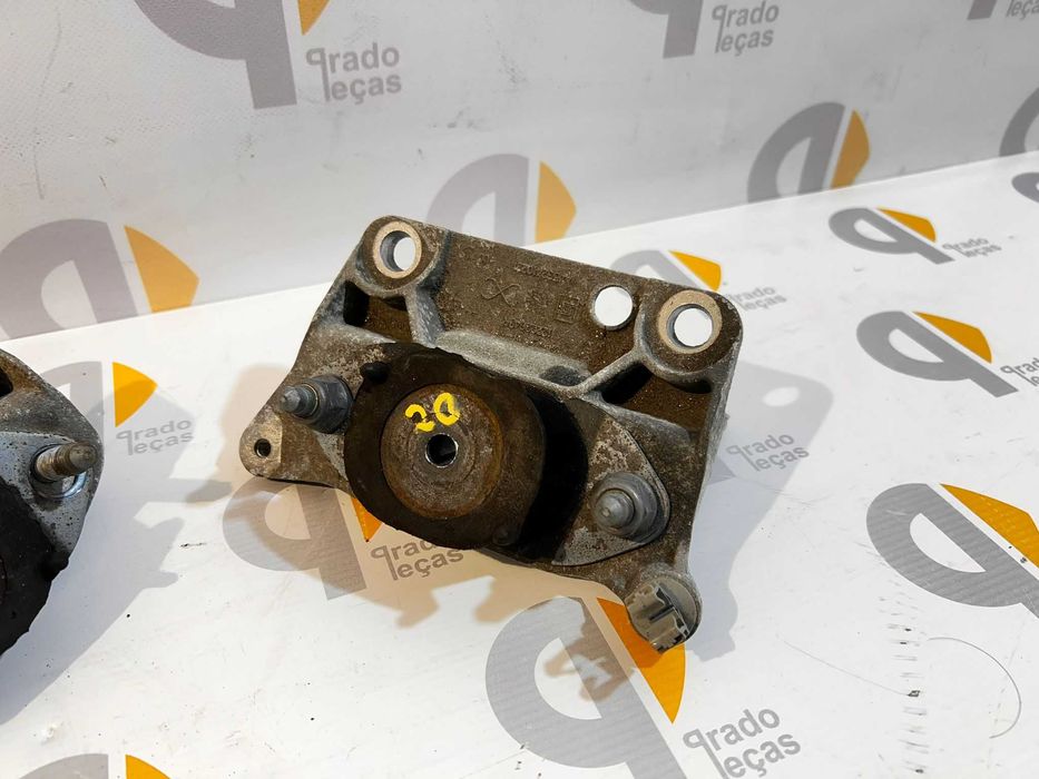 Suporte apoios motor smart fortwo 453